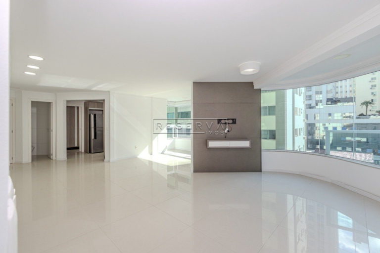 Apartamento em Pioneiros, Balneário Camboriú