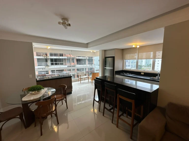 Apartamento em Edifício Leonardo Da Vinci · Praia Brava, Itajaí