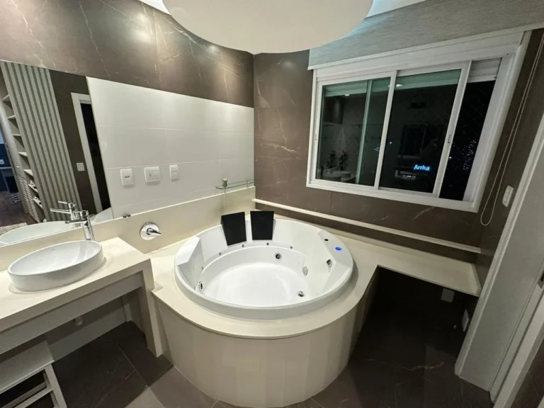 Apartamento em Edifício Torre Esmeralda · Centro, Balneário Camboriú