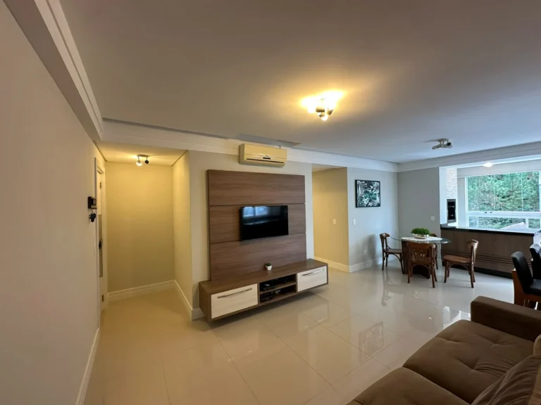 Apartamento em Edifício Leonardo Da Vinci · Praia Brava, Itajaí