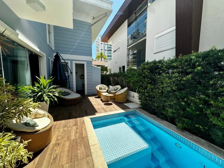 Casa em condomínio em Condominio Porto Riviera Exclusive · Praia Brava, Itajaí